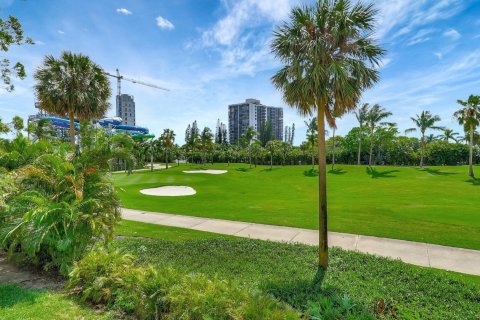 Adosado en venta en Aventura, Florida, 3 dormitorios, 306.58 m2 № 1207730 - foto 1