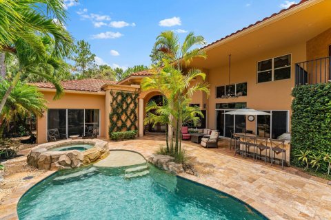 House in Wellington, Florida 5 bedrooms, 409.79 sq.m. № 1207767 - photo 8