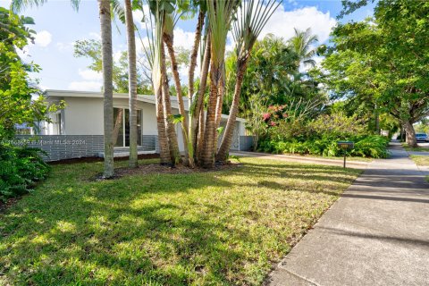 House in West Palm Beach, Florida 4 bedrooms, 173.08 sq.m. № 1384270 - photo 4