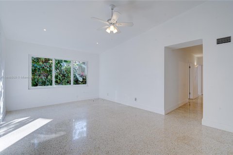 House in West Palm Beach, Florida 4 bedrooms, 173.08 sq.m. № 1384270 - photo 6