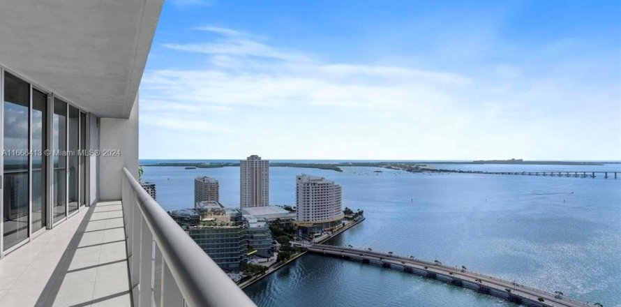 Condo in Miami, Florida, 2 bedrooms  № 1384271