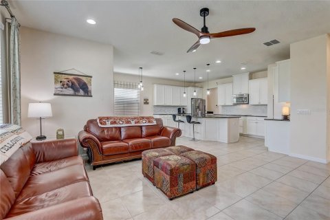 House in Orlando, Florida 5 bedrooms, 268.3 sq.m. № 1400614 - photo 12