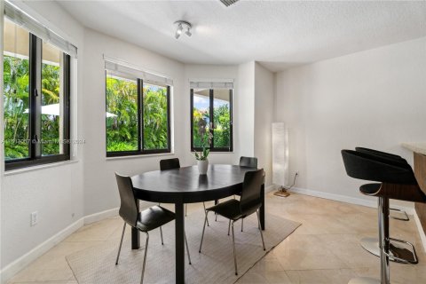 Casa en venta en Cutler Bay, Florida, 5 dormitorios, 366.5 m2 № 1237505 - foto 12