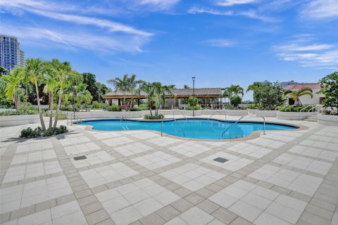 Condo in Aventura, Florida, 2 bedrooms  № 1221067 - photo 2