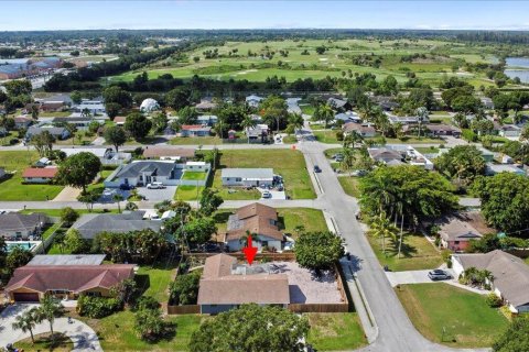 House in Lake Worth, Florida 3 bedrooms, 146.6 sq.m. № 1221419 - photo 8