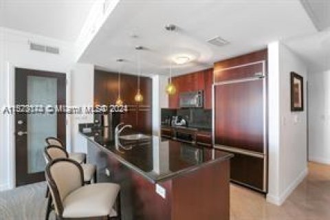 Condo in Miami Beach, Florida, 1 bedroom  № 986658 - photo 6