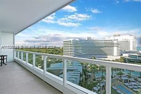 Condo in Miami Beach, Florida, 1 bedroom  № 986658 - photo 13