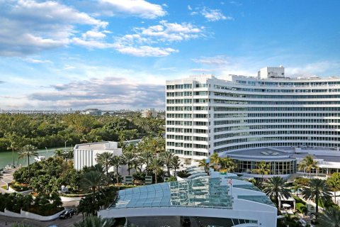 Condo in Miami Beach, Florida, 1 bedroom  № 986658 - photo 11