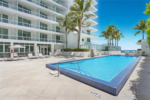 Condo in Miami Beach, Florida, 1 bedroom  № 986658 - photo 19