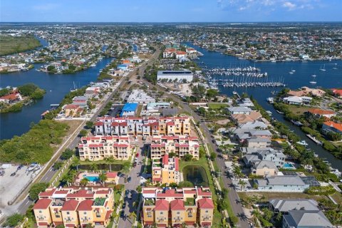 Touwnhouse à vendre à Apollo Beach, Floride: 5 chambres, 299.33 m2 № 1289764 - photo 7