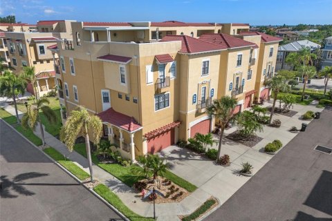 Touwnhouse à vendre à Apollo Beach, Floride: 5 chambres, 299.33 m2 № 1289764 - photo 4