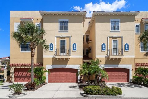 Touwnhouse à vendre à Apollo Beach, Floride: 5 chambres, 299.33 m2 № 1289764 - photo 12