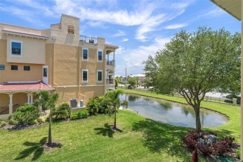 Touwnhouse à vendre à Apollo Beach, Floride: 5 chambres, 299.33 m2 № 1289764 - photo 25