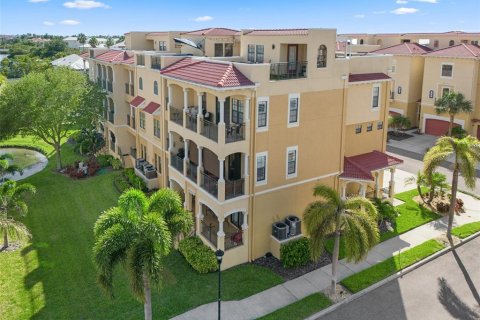 Touwnhouse à vendre à Apollo Beach, Floride: 5 chambres, 299.33 m2 № 1289764 - photo 5