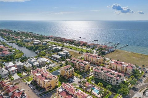 Touwnhouse à vendre à Apollo Beach, Floride: 5 chambres, 299.33 m2 № 1289764 - photo 9