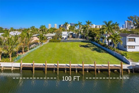 Terrain à vendre à Hallandale Beach, Floride № 283553 - photo 1