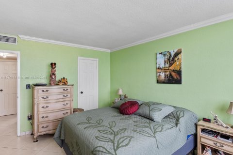 Купить кондоминиум в Норт-Бей-Виллидж, Флорида 1 спальня, 87.33м2, № 1138806 - фото 26
