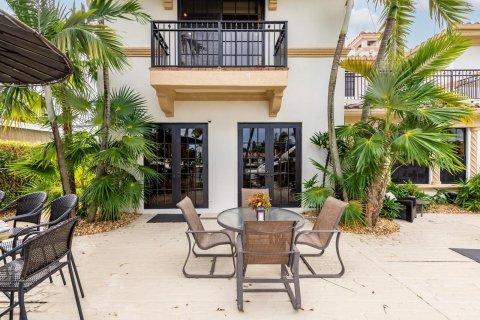 Villa ou maison à vendre à Lighthouse Point, Floride: 4 chambres, 349.41 m2 № 890380 - photo 16