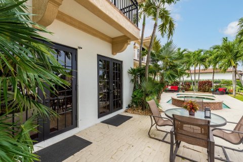 Villa ou maison à vendre à Lighthouse Point, Floride: 4 chambres, 349.41 m2 № 890380 - photo 22