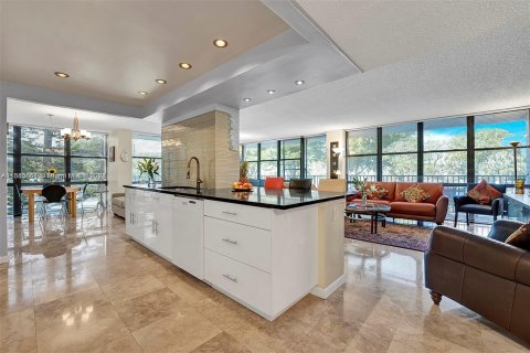 Copropriété à vendre à Hallandale Beach, Floride: 3 chambres, 132.85 m2 № 1358577 - photo 8