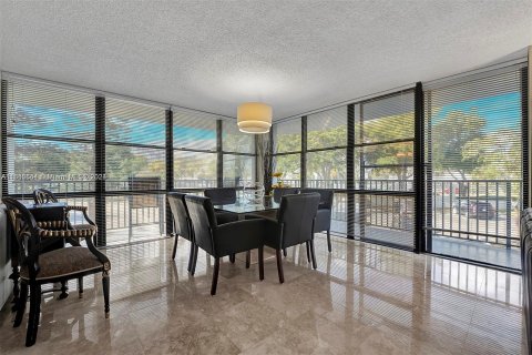 Copropriété à vendre à Hallandale Beach, Floride: 3 chambres, 132.85 m2 № 1358577 - photo 16