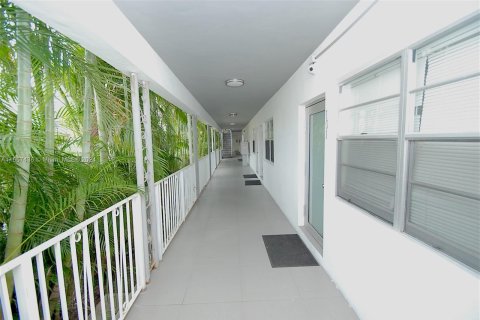 Condominio en venta en Miami Beach, Florida, 45.52 m2 № 1358679 - foto 8