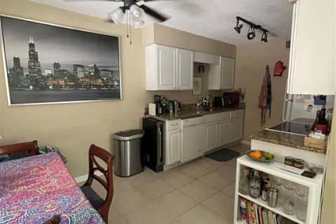 Apartment in Indian Rocks Beach, Florida 2 bedrooms, 71.07 sq.m. № 1358390 - photo 20