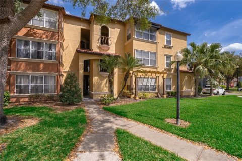 Condo in Orlando, Florida, 1 bedroom  № 1358328 - photo 1