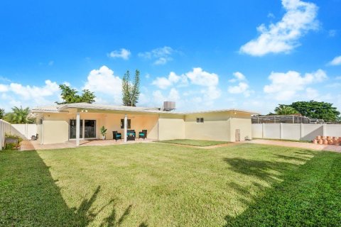 Villa ou maison à vendre à Hollywood, Floride: 3 chambres, 181.16 m2 № 913403 - photo 3