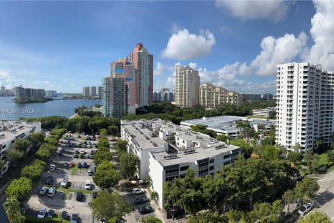 Condo in Aventura, Florida, 2 bedrooms  № 1383036 - photo 12