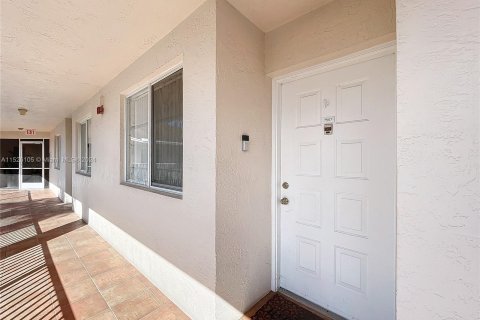 Copropriété à vendre à Tamarac, Floride: 2 chambres, 110.27 m2 № 986412 - photo 18