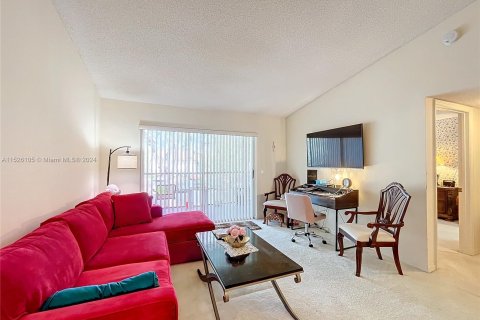 Condominio en venta en Tamarac, Florida, 2 dormitorios, 110.27 m2 № 986412 - foto 3