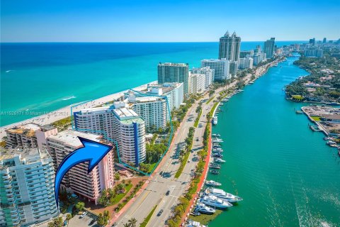 Condo in Miami Beach, Florida, 1 bedroom  № 986413 - photo 26