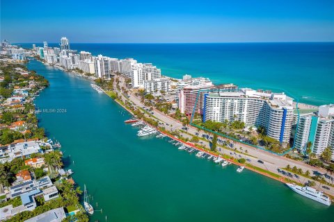 Condominio en venta en Miami Beach, Florida, 1 dormitorio, 86.4 m2 № 986413 - foto 23