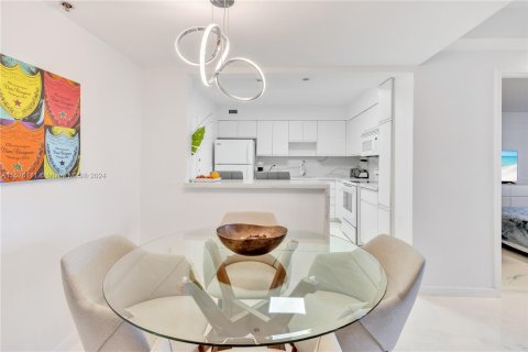 Condominio en venta en Miami Beach, Florida, 1 dormitorio, 86.4 m2 № 986413 - foto 7