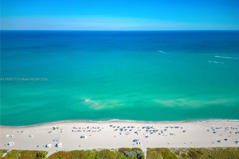 Condo in Miami Beach, Florida, 1 bedroom  № 986413 - photo 27