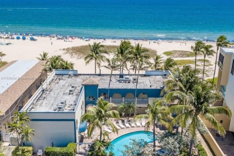 Hotel en venta en Pompano Beach, Florida № 986461 - foto 1