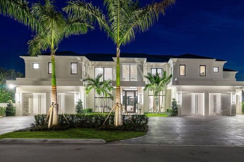 House in Boca Raton, Florida 6 bedrooms, 769.04 sq.m. № 678655 - photo 21