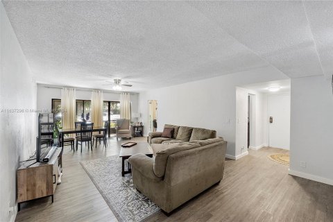 Copropriété à vendre à Boca Raton, Floride: 2 chambres, 118.54 m2 № 1309494 - photo 8