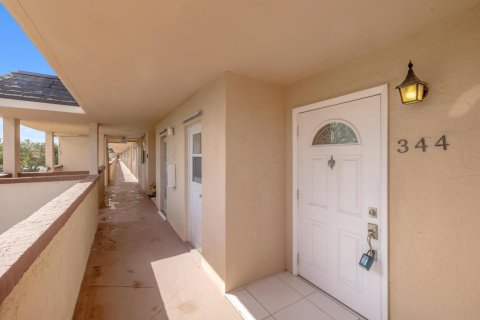 Copropriété à vendre à Lighthouse Point, Floride: 2 chambres, 91.42 m2 № 992110 - photo 1