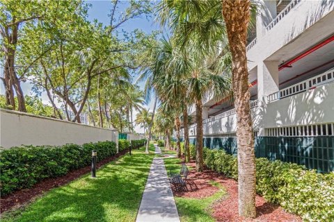 Copropriété à vendre à Fort Lauderdale, Floride: 2 chambres, 142.79 m2 № 962310 - photo 1