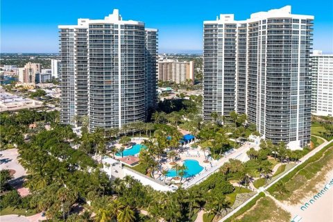 Condo in Fort Lauderdale, Florida, 2 bedrooms  № 962310 - photo 7