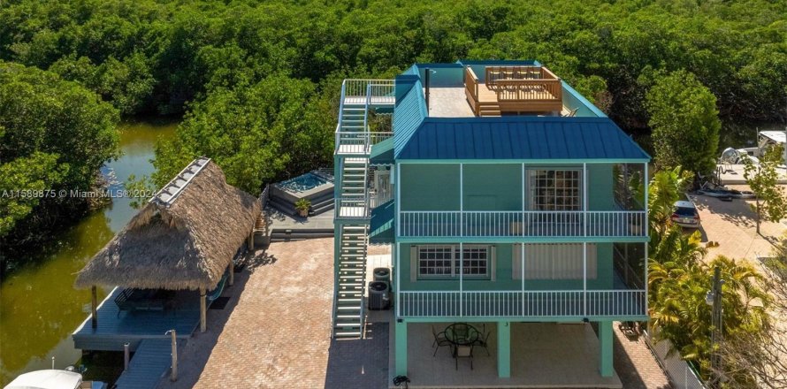 Casa en Key Largo, Florida 4 dormitorios, 164.99 m2 № 1181601