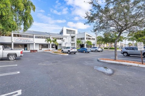 Купить коммерческую недвижимость в Окленд-Парк, Флорида № 938232 - фото 11