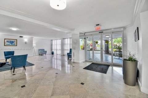 Copropriété à vendre à Hallandale Beach, Floride: 1 chambre, 99.87 m2 № 1176412 - photo 24