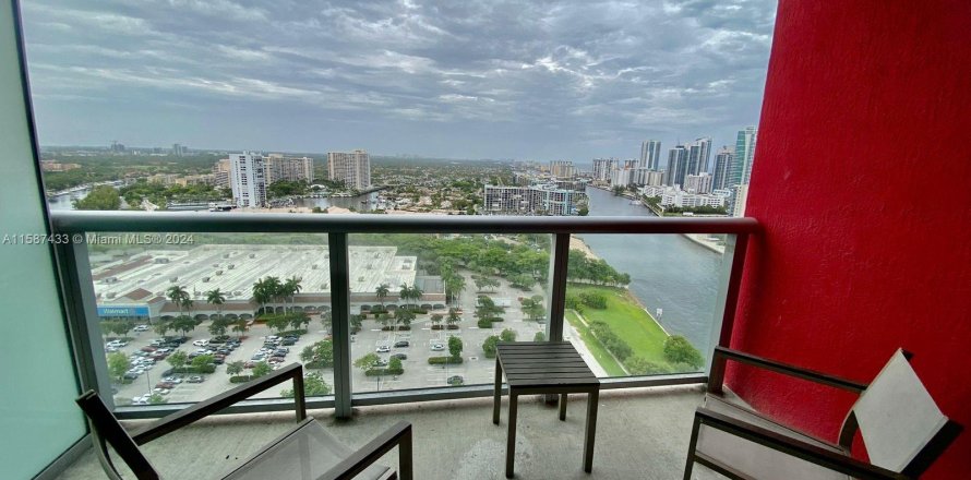 Condo in Hallandale Beach, Florida, 2 bedrooms  № 1176454