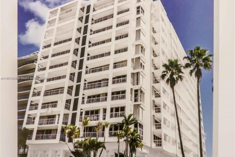 Condominio en venta en Surfside, Florida, 2 dormitorios, 147.71 m2 № 911332 - foto 3