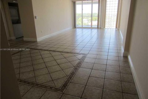Condominio en venta en Surfside, Florida, 2 dormitorios, 147.71 m2 № 911332 - foto 2