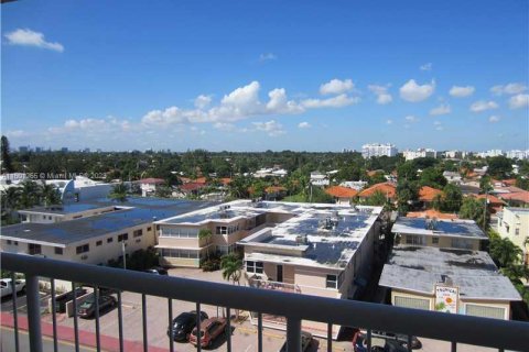 Condominio en venta en Surfside, Florida, 2 dormitorios, 147.71 m2 № 911332 - foto 4