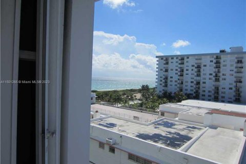 Condominio en venta en Surfside, Florida, 2 dormitorios, 147.71 m2 № 911332 - foto 6